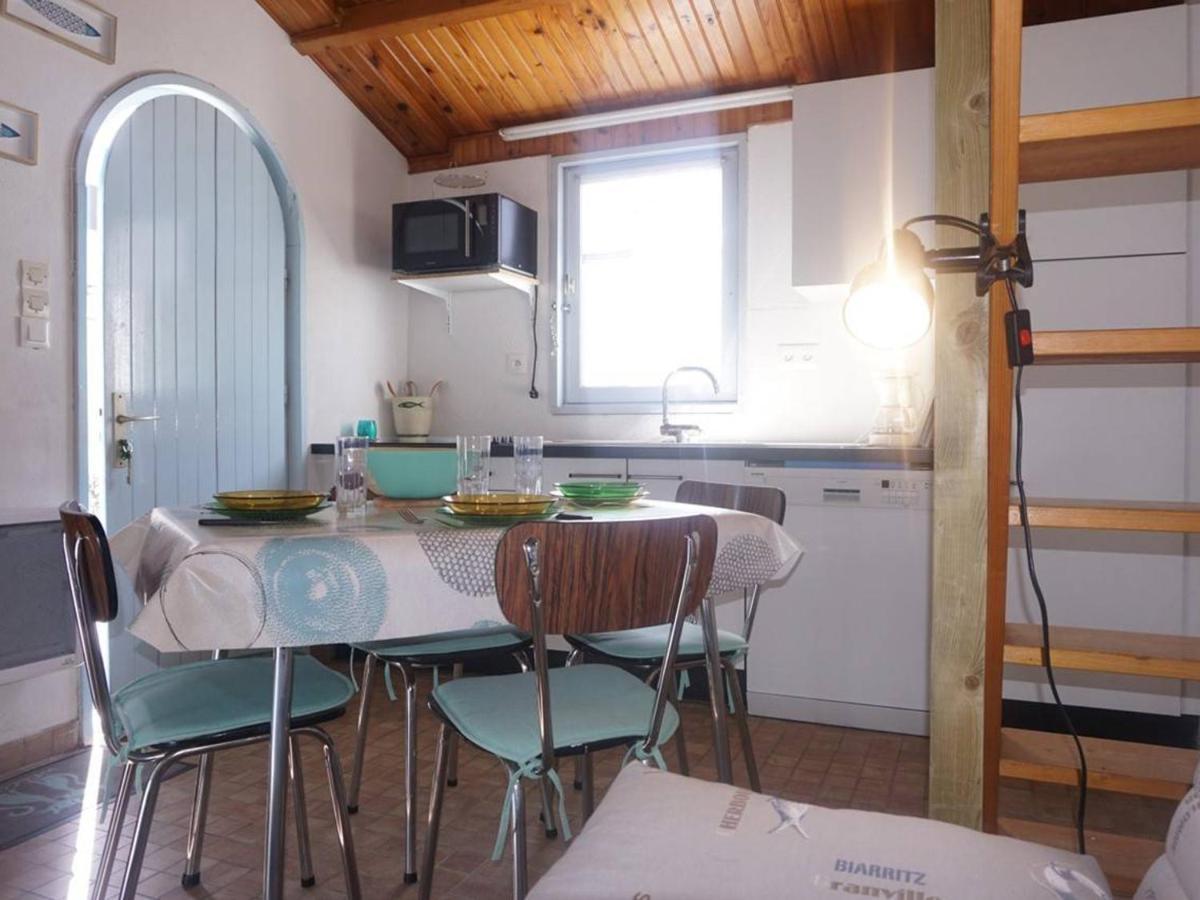 Studio Mezzanine A 200M Du Port Et De La Plage, Cour Privative, Parfait Pour 3 Personnes - Fr-1-224B-564 누아르무티에 앙 릴 외부 사진