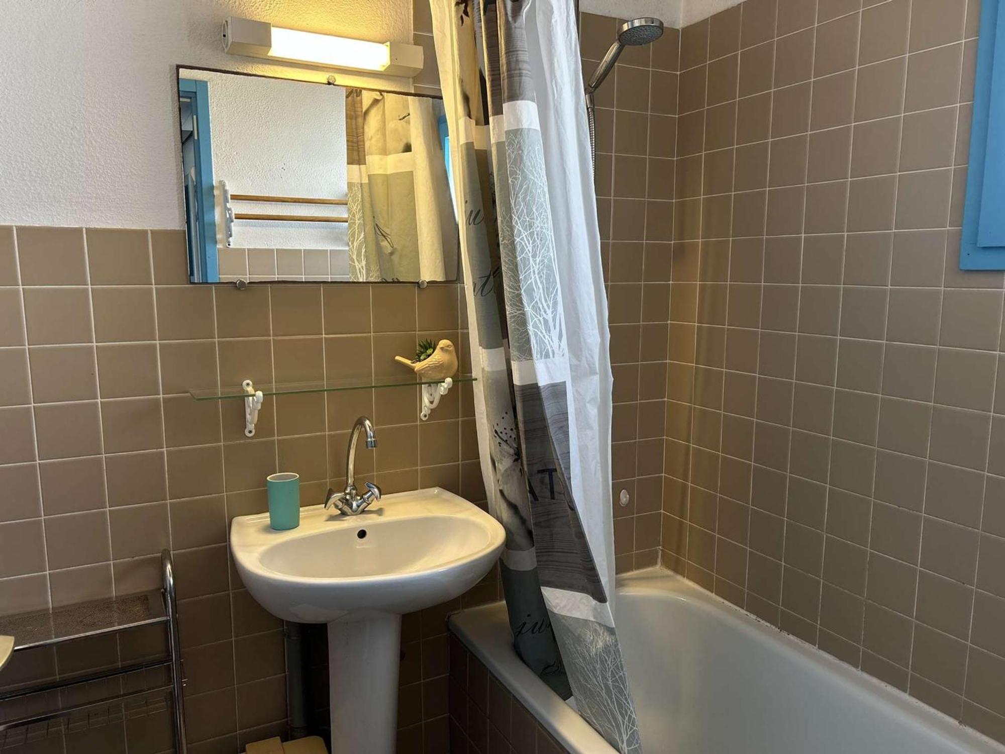 Studio Mezzanine A 200M Du Port Et De La Plage, Cour Privative, Parfait Pour 3 Personnes - Fr-1-224B-564 누아르무티에 앙 릴 외부 사진