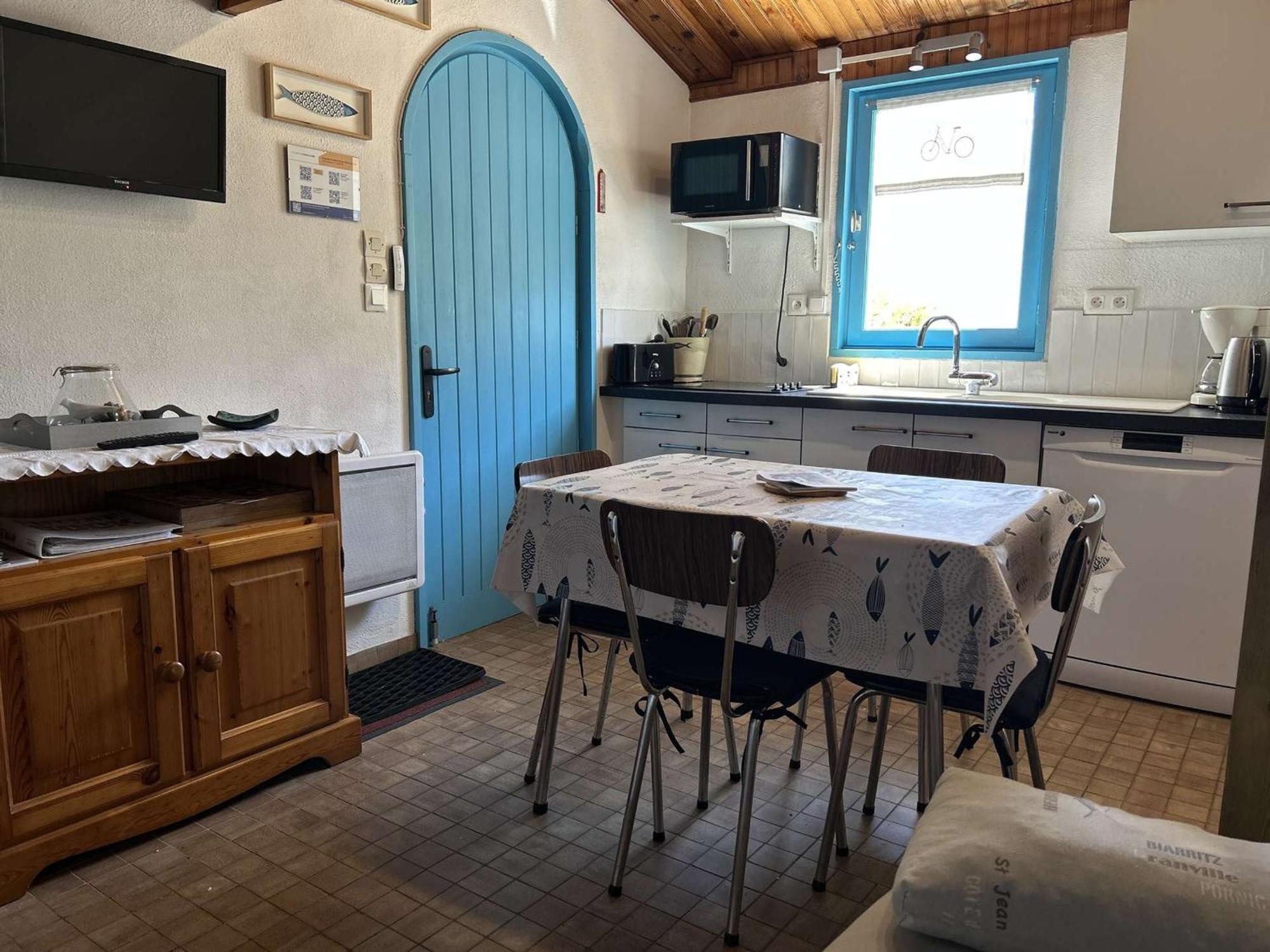 Studio Mezzanine A 200M Du Port Et De La Plage, Cour Privative, Parfait Pour 3 Personnes - Fr-1-224B-564 누아르무티에 앙 릴 외부 사진